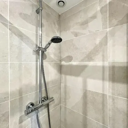 Coccon, Tv, Wifi Albertville